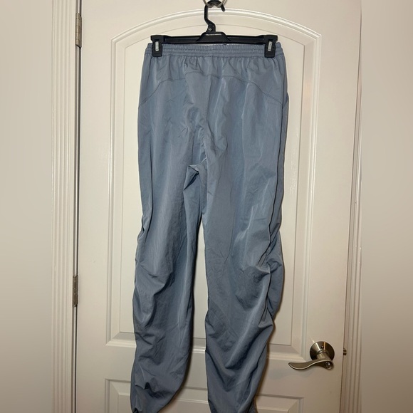 Free People Movement blue nylon cargo pants size medium NWOT - Picture 3 of 11